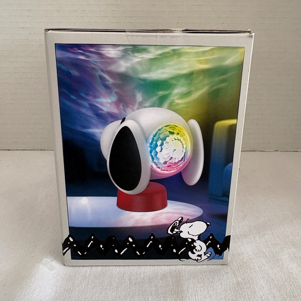 Peanuts Snoopy LED Projection Lamp USB Powered Water Wave Multi-Color Light New - Picture 2 of 8